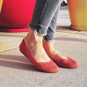 Rothy’s salmon flat preloved 7.5 with normal wear, been clean and washed.